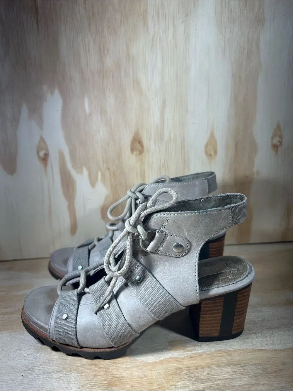 Sorel Addington Taupe Lace-Up Chunky Heel Sandals  Women’s Size 7.5